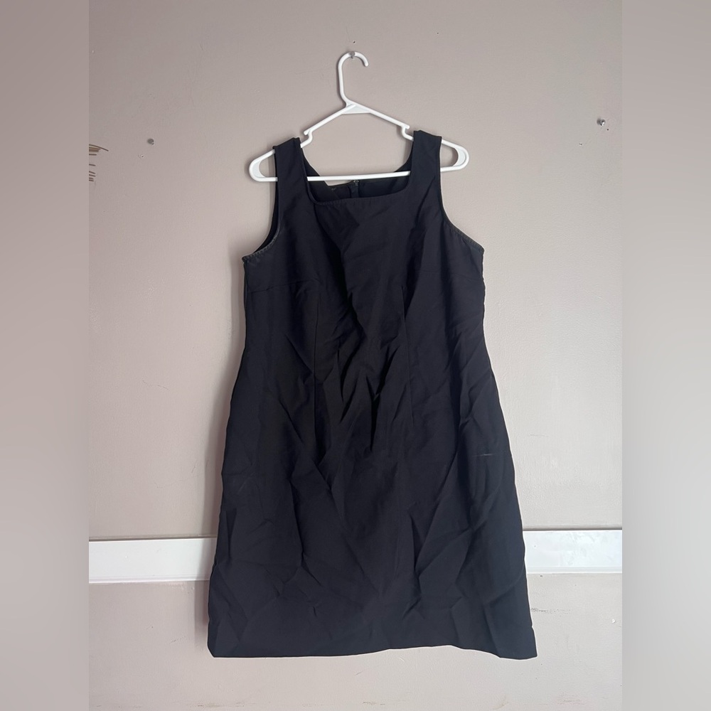 Elegant Black Sleeveless Dress